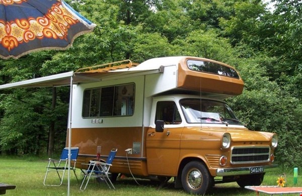 Retro kampeerbus
