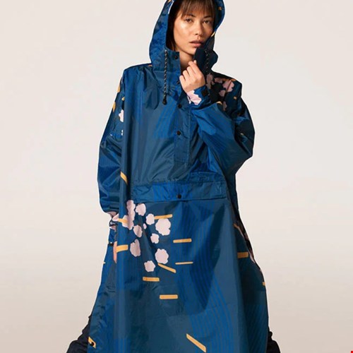 Rainskiss Japanese blossom poncho