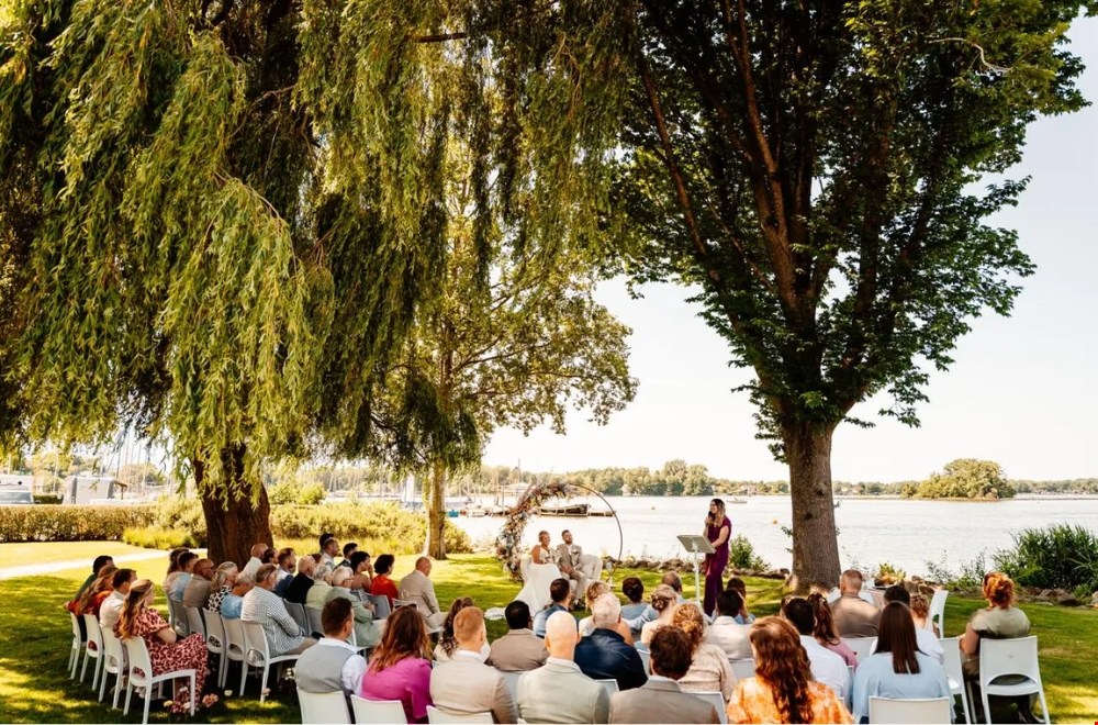 Trouwen aan het water? Deze romantische trouwlocatie bij Groningen wil je zien