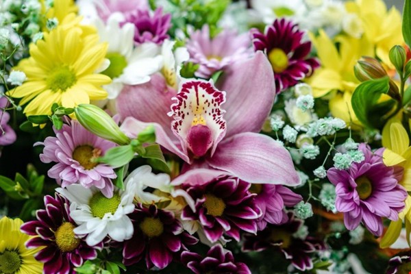 Maak iemand blij met een bos bloemen