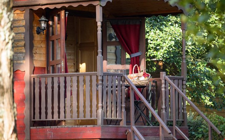 Glamping in deze pipowagen, boomhut of luxe tent? Check Frankijkhuis.nl Glamping in deze pipowagen, boomhut of luxe tent? Check Frankijkhuis.nl