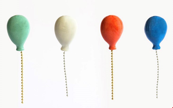De ballonnen uit de serie PIN A PARTY zijn er in 4 kleuren maar als je er echt een feestje van wil maken... ook in het goud of zilver te bestellen! De ballonnen uit de serie PIN A PARTY zijn er in 4 kleuren maar als je er echt een feestje van wil maken... ook in het goud of zilver te bestellen!