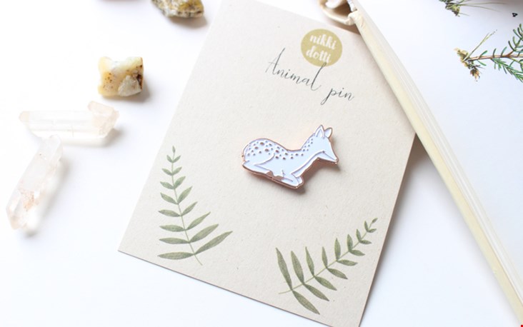 Ook een echte 'dotti', deze emaille pin  Ook een echte 'dotti', deze emaille pin