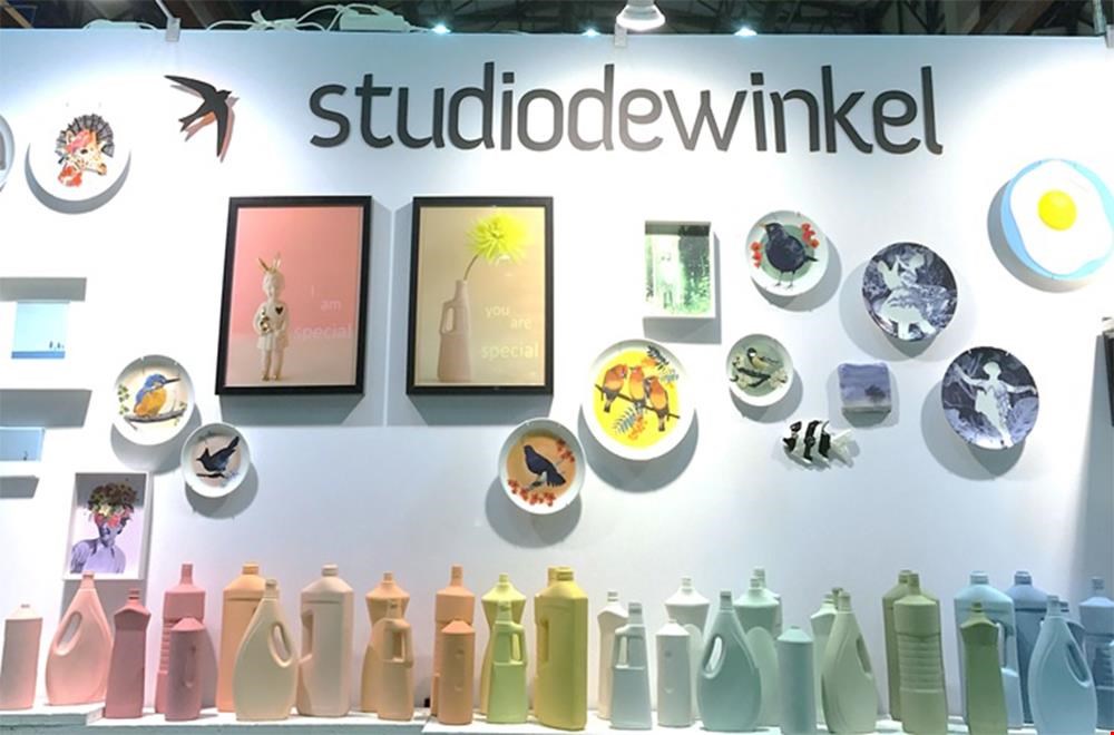 Onze stand! Onze stand!