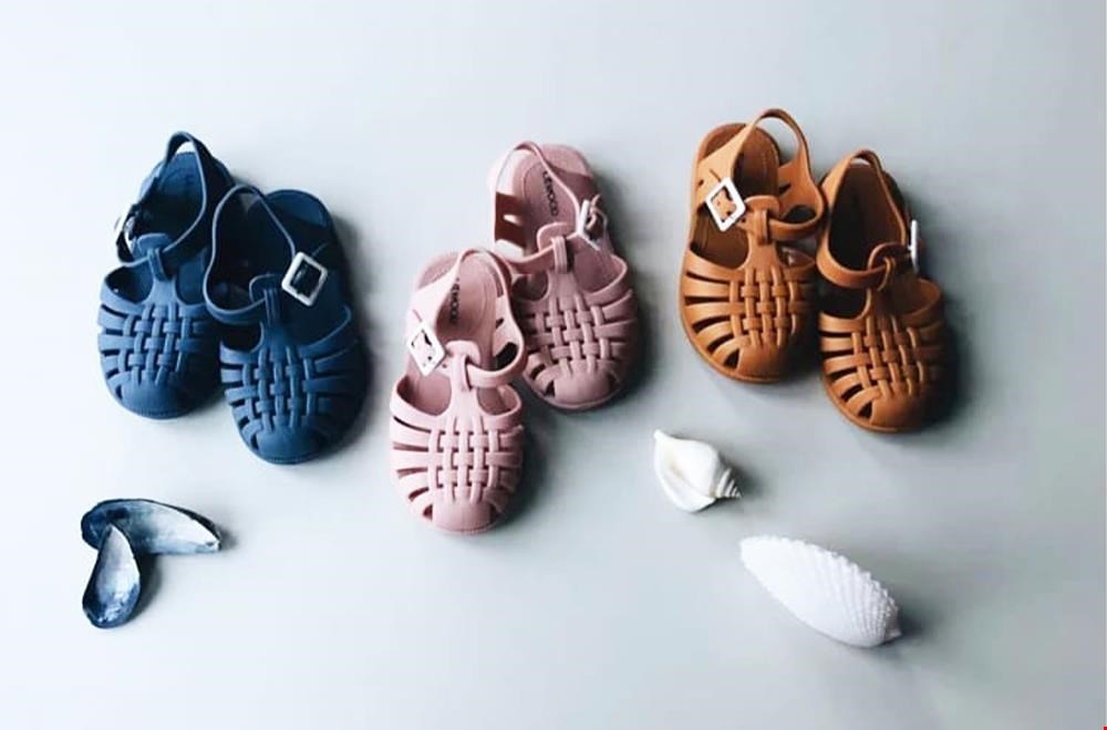 Superleuke sandaaltjes en te gebruiken als waterschoenen Superleuke sandaaltjes en te gebruiken als waterschoenen
