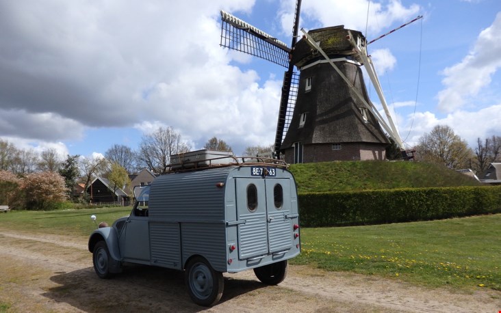 De Citroen AZU van meer dan een halve eeuw oud!  De Citroen AZU van meer dan een halve eeuw oud!