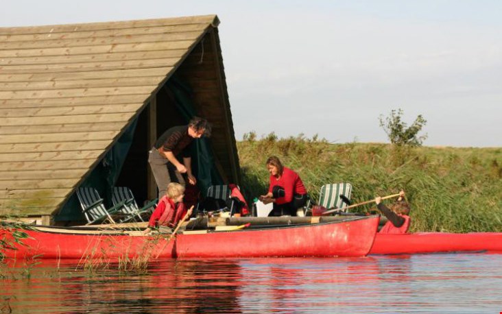 Cool: logeren op een vlot Cool: logeren op een vlot