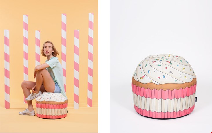 En cupcake-poef in roze. En cupcake-poef in roze.