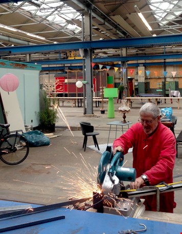 Opper-lasser aan het werk Opper-lasser aan het werk