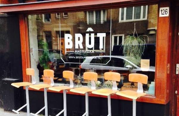 De winkel in de Witte de Withstraat De winkel in de Witte de Withstraat