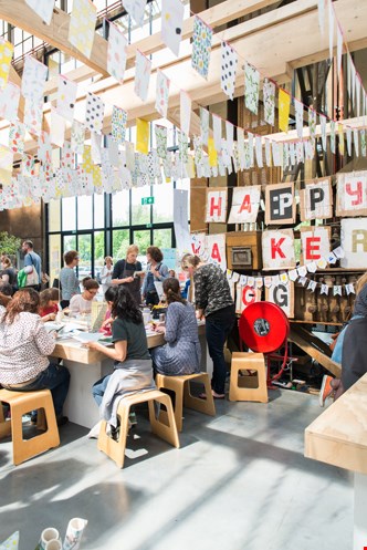 PaperParty in het PapierAtelier PaperParty in het PapierAtelier