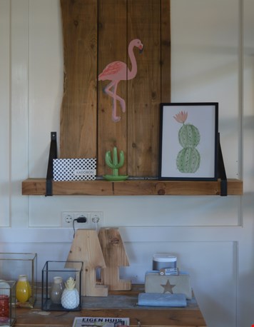 Ook van eigen fabrikaat: houten lampjes en... Ook van eigen fabrikaat: houten lampjes en...