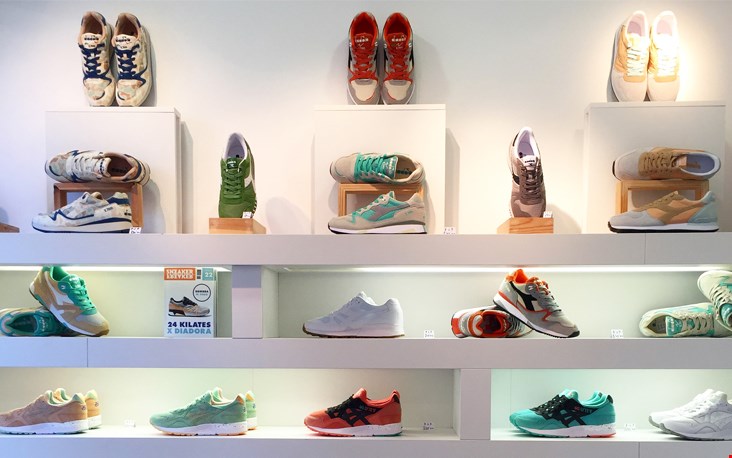 Kleurrijke sneakers bij Trendy Room Kleurrijke sneakers bij Trendy Room