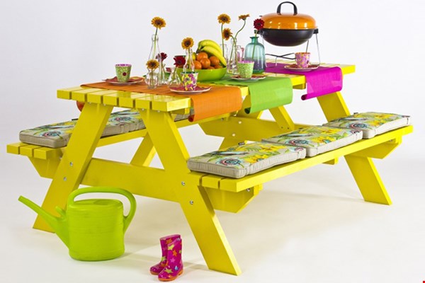 Opvallend! Mijn oog viel op deze tafel waardoor ik meteen de webshop bezocht Opvallend! Mijn oog viel op deze tafel waardoor ik meteen de webshop bezocht