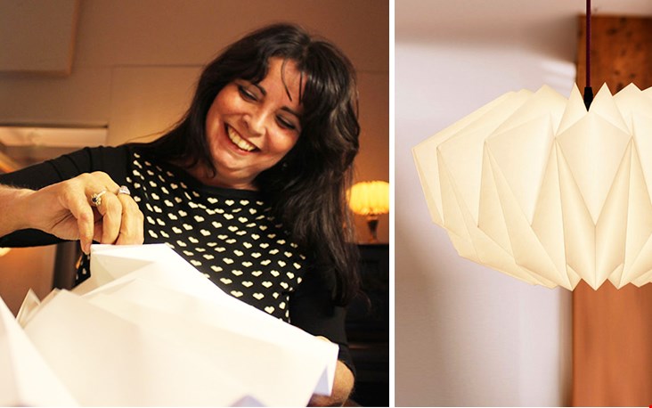 Meet Danielle! Ik denk niet dat ik 't haar na ga doen: het vouwen van een origamilamp! Meet Danielle! Ik denk niet dat ik 't haar na ga doen: het vouwen van een origamilamp!