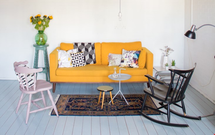 Mijn okergele bank Mijn okergele bank