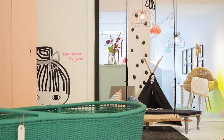 Muursticker Noor, het meisje van eigen label Muursticker Noor, het meisje van eigen label