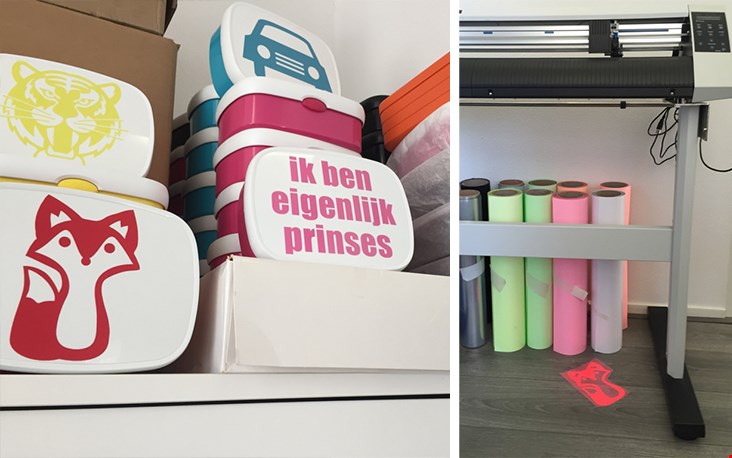 Een kijkje in de creatieve voorraadruimte van Kiki waar ze o.a. een grote plotter heeft staan om zelf de transfers voor de t-shirts uit te snijden. Een kijkje in de creatieve voorraadruimte van Kiki waar ze o.a. een grote plotter heeft staan om zelf de transfers voor de t-shirts uit te snijden.